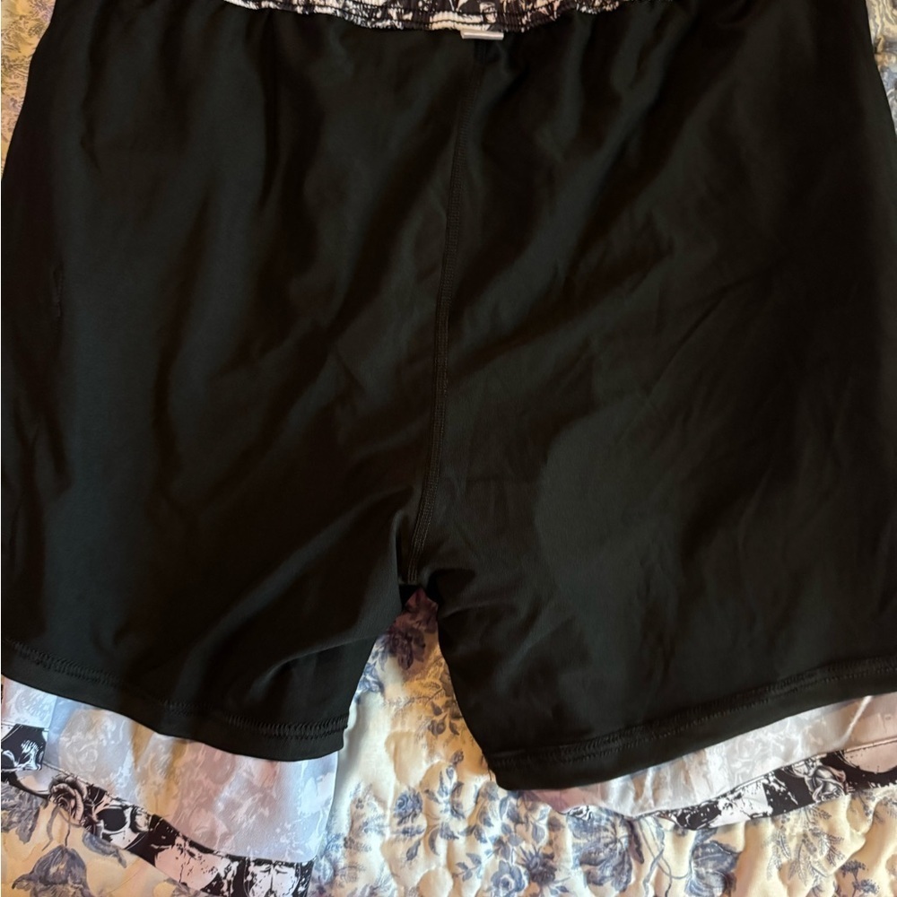 Black and White Skull Print  swim Shorts - Picture 7 of 7